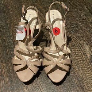 New Tahari Heels